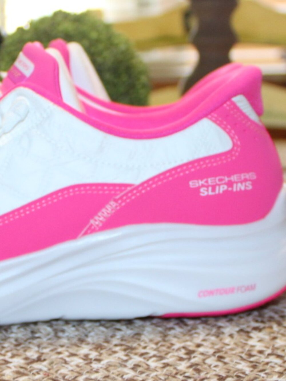 NWT Skechers hand free quilted cozy fit slip ins, size 9 1/2 PRETTY! NICE! - Picture 4 of 12